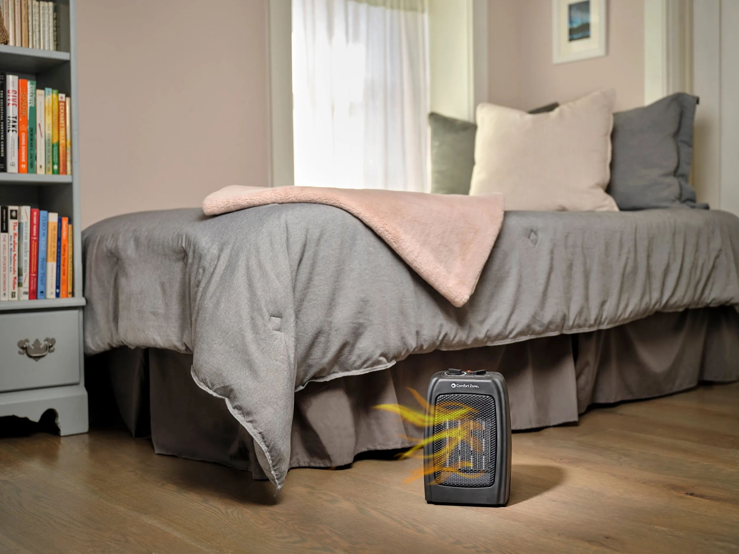 Comfort Zone Energy Save Personal Ceramic Heater in Black