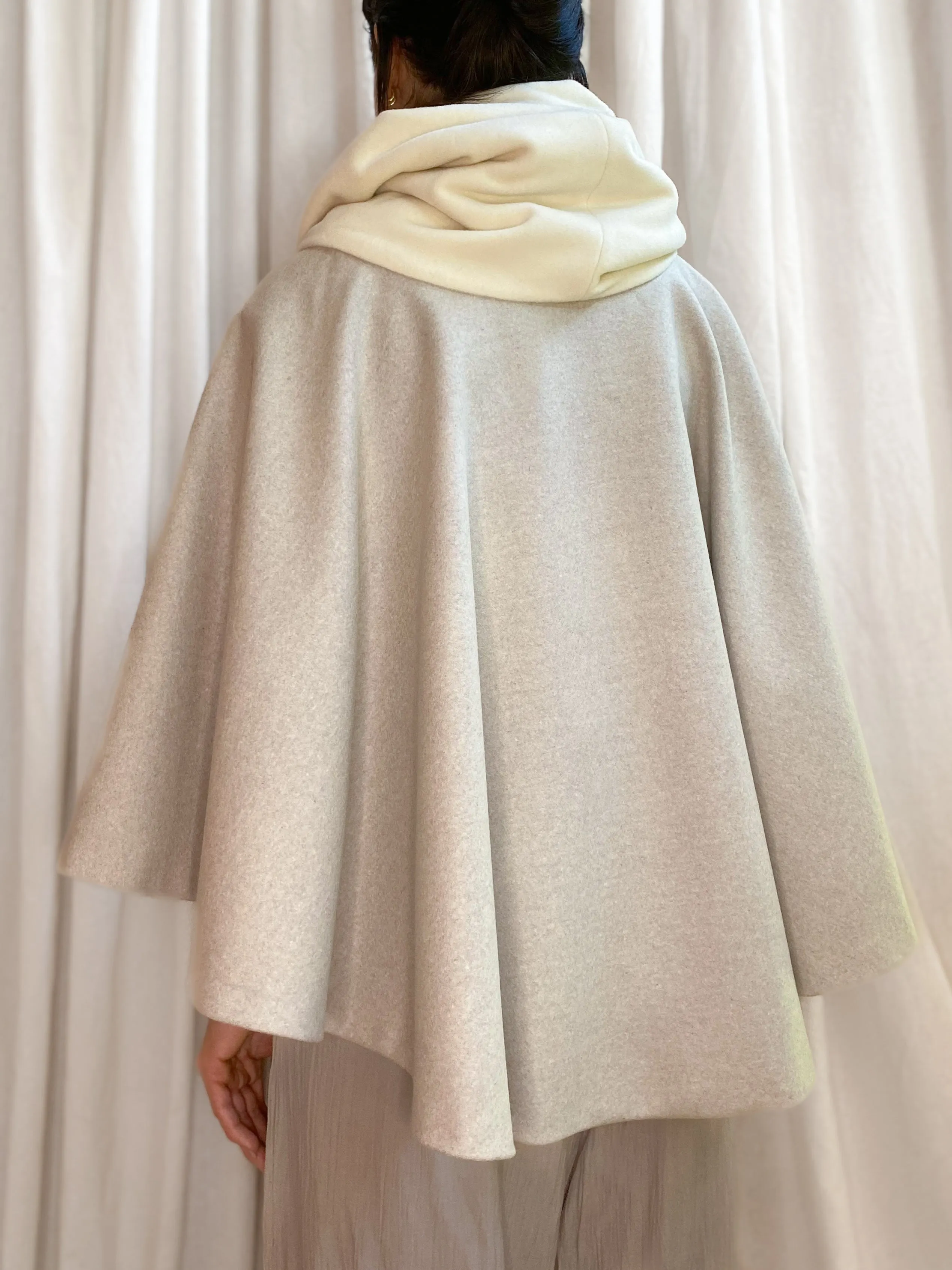 WOOL CAPE [ Beige, Cream, Poncho, One Size ]